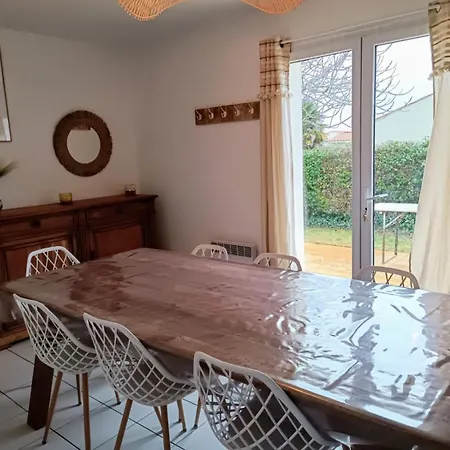 Holiday home Maison Familiale A 600m De La 8mn A Pieds *